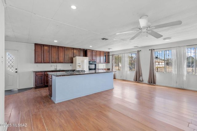 2743 N Geronimo Avenue, Tucson, AZ 85705