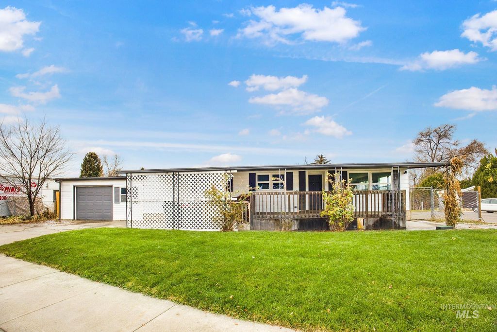 69 S Rose Circle, Meridian, ID 83642