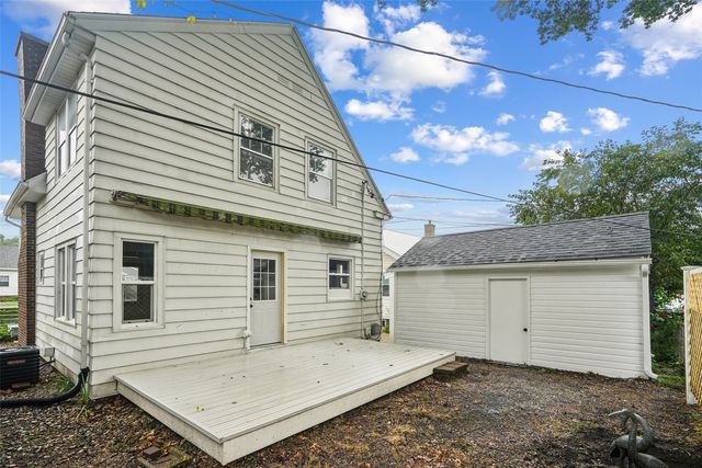 208 24th Street NE, Cedar Rapids, IA 52402