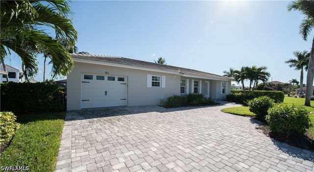 911 Heron CT, Marco Island, FL 34145