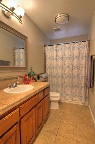 5530 Chancellor Way, Riverbank, CA 95367