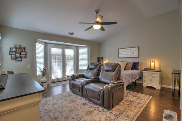 5530 Chancellor Way, Riverbank, CA 95367