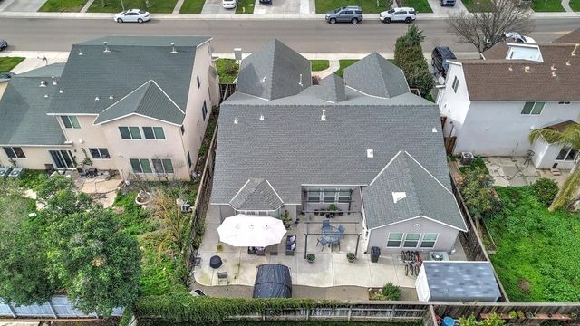 5530 Chancellor Way, Riverbank, CA 95367