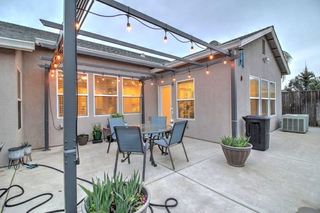 5530 Chancellor Way, Riverbank, CA 95367