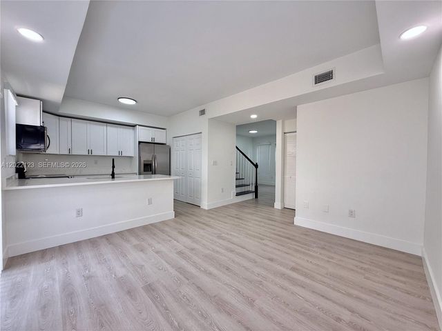5230 NW 109th Avenue 7, Doral, FL 33178