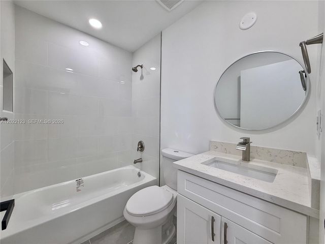 5230 NW 109th Avenue 7, Doral, FL 33178