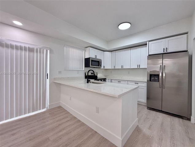5230 NW 109th Avenue 7, Doral, FL 33178