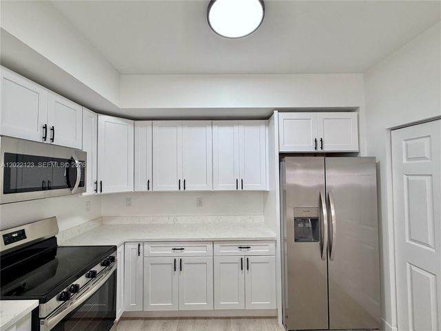 5230 NW 109th Avenue 7, Doral, FL 33178