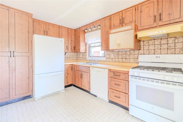 629 3rd St, N Versailles, PA 15137