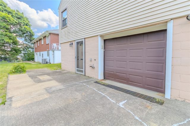 629 3rd St, N Versailles, PA 15137