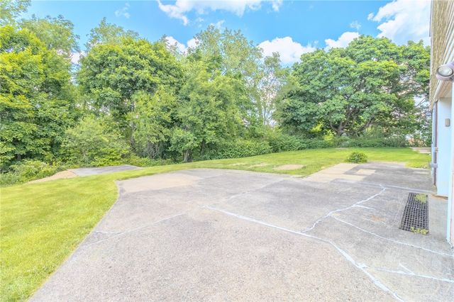 629 3rd St, N Versailles, PA 15137