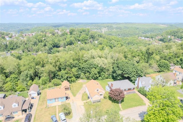 629 3rd St, N Versailles, PA 15137