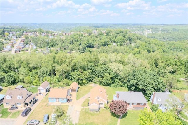 629 3rd St, N Versailles, PA 15137