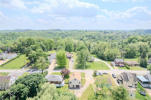 629 3rd St, N Versailles, PA 15137