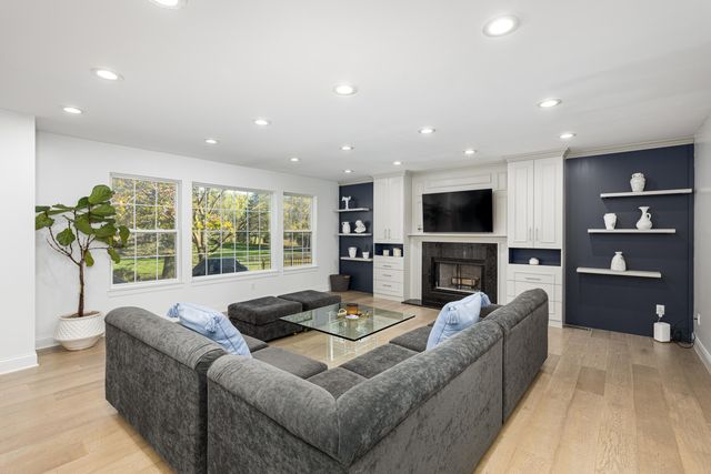 4025 Rolling Meadow Lane, Ypsilanti, MI 48197