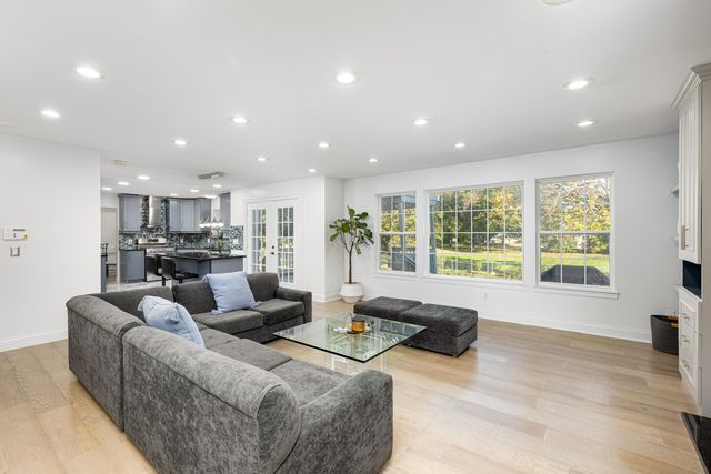 4025 Rolling Meadow Lane, Ypsilanti, MI 48197