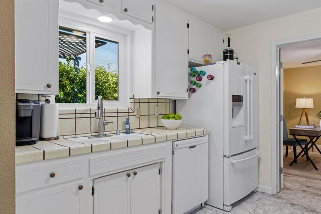 748 Melva Ave, Oakdale, CA 95361