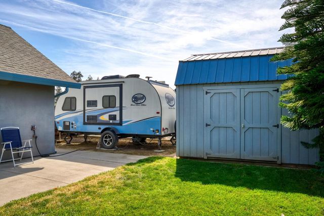 748 Melva Ave, Oakdale, CA 95361