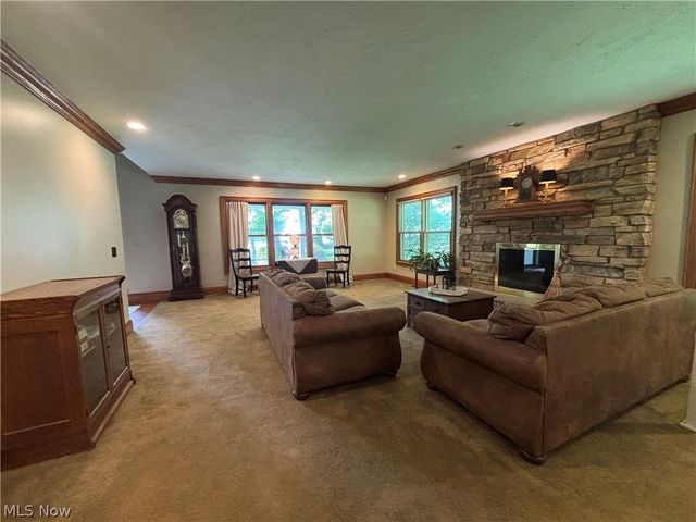 385 Cochran Road, Aurora, OH 44202