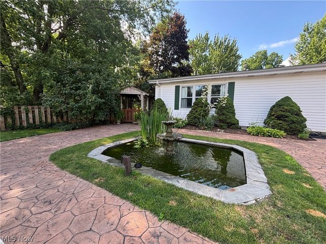 385 Cochran Road, Aurora, OH 44202