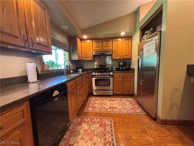385 Cochran Road, Aurora, OH 44202