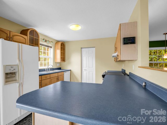 130 High Rock Acres Drive, Black Mountain, NC 28711