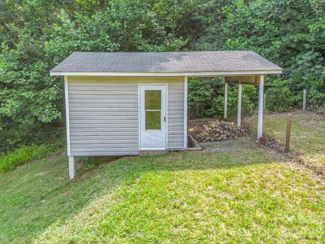 130 High Rock Acres Drive, Black Mountain, NC 28711