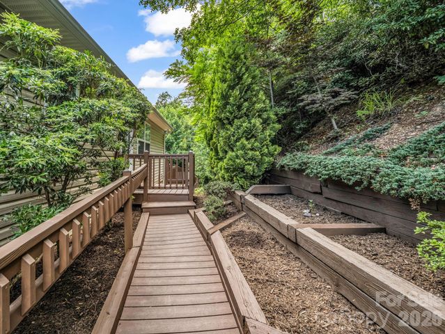 130 High Rock Acres Drive, Black Mountain, NC 28711