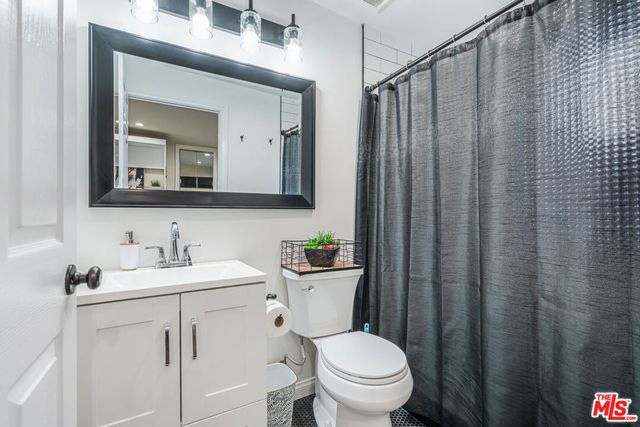 7519 La Salle Avenue, Los Angeles, CA 90047