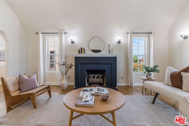 7519 La Salle Avenue, Los Angeles, CA 90047