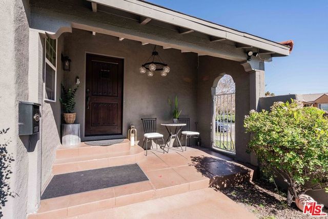 7519 La Salle Avenue, Los Angeles, CA 90047