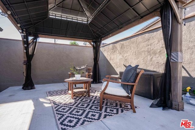 7519 La Salle Avenue, Los Angeles, CA 90047