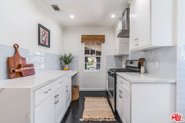 7519 La Salle Avenue, Los Angeles, CA 90047