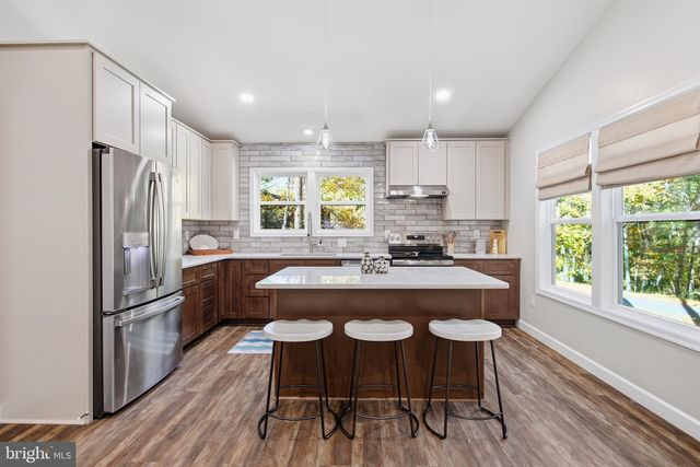 395 DELORIS RD, Basye, VA 22810