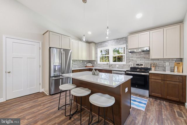 395 DELORIS RD, Basye, VA 22810