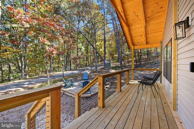 395 DELORIS RD, Basye, VA 22810