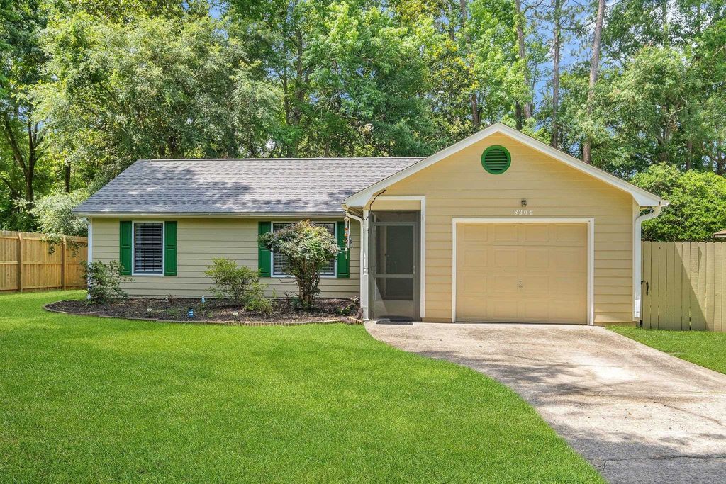 8204 Chickasaw Trail, Tallahassee, FL 32312