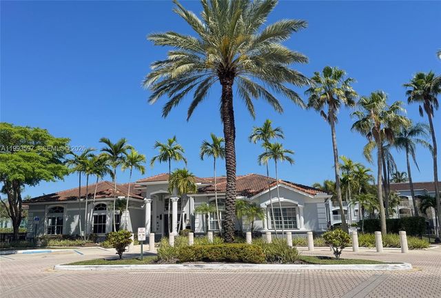 9640 NW 2nd St 5-204, Pembroke Pines, FL 33024