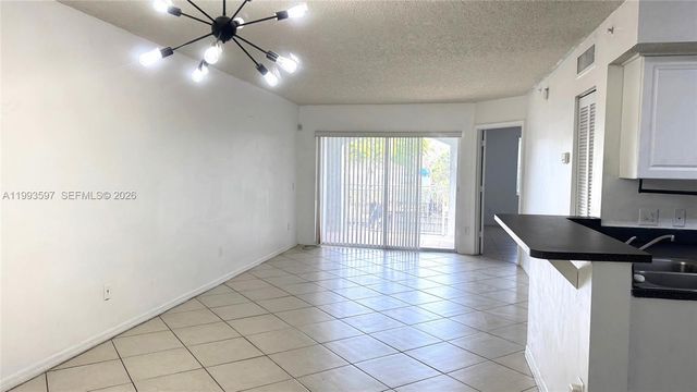 9640 NW 2nd St 5-204, Pembroke Pines, FL 33024