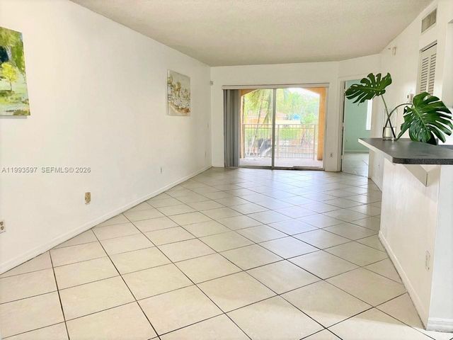 9640 NW 2nd St 5-204, Pembroke Pines, FL 33024