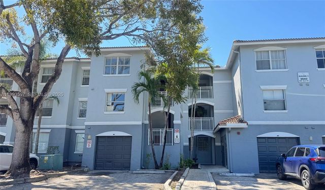 9640 NW 2nd St 5-204, Pembroke Pines, FL 33024