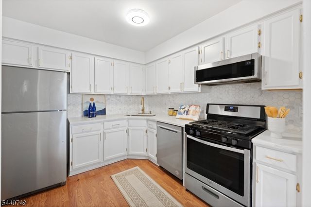 53 Dewitt Ln, Hillsborough Twp., NJ 08844