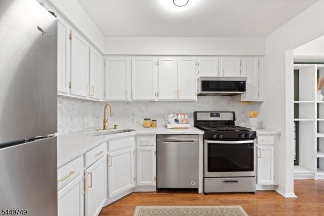 53 Dewitt Ln, Hillsborough Twp., NJ 08844