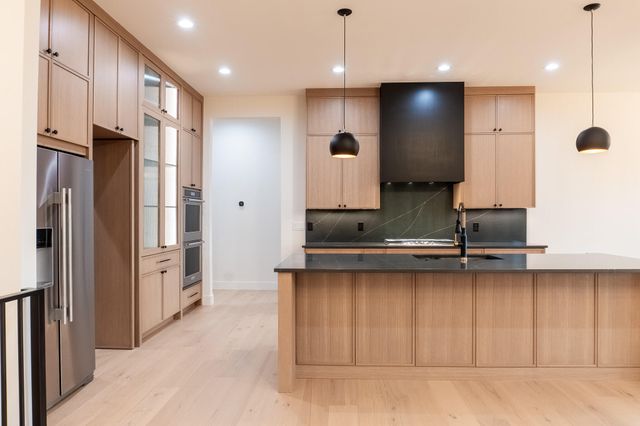 3717 E Woodhue Street, Springfield, MO 65802