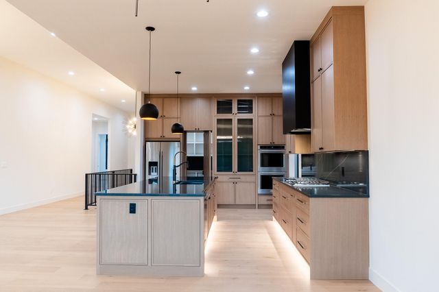 3717 E Woodhue Street, Springfield, MO 65802