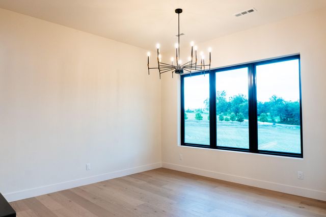 3717 E Woodhue Street, Springfield, MO 65802