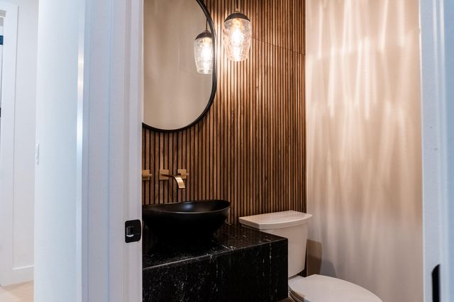 3717 E Woodhue Street, Springfield, MO 65802