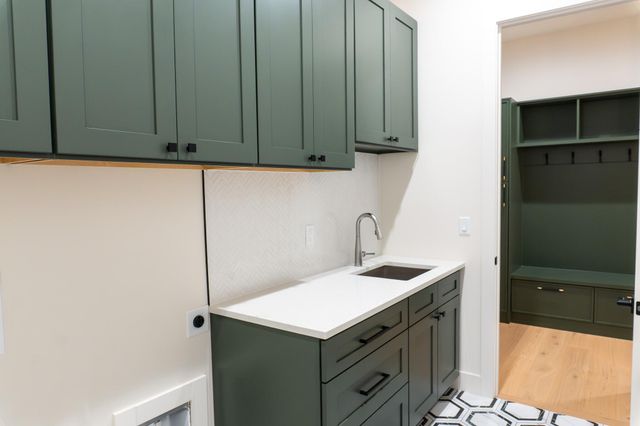 3717 E Woodhue Street, Springfield, MO 65802