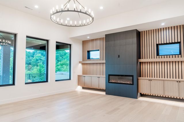 3717 E Woodhue Street, Springfield, MO 65802