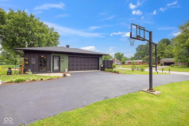 2028 Fairway Drive, Greencastle, IN 46135